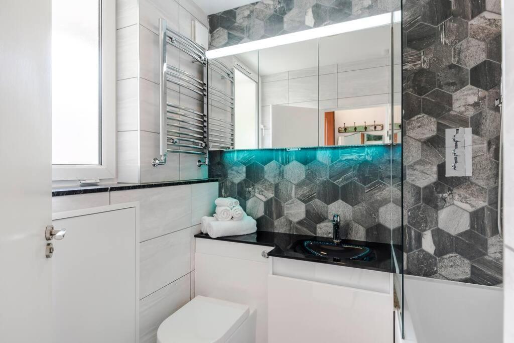 The Clarence, Central London Apartment W/ Wifi المظهر الخارجي الصورة