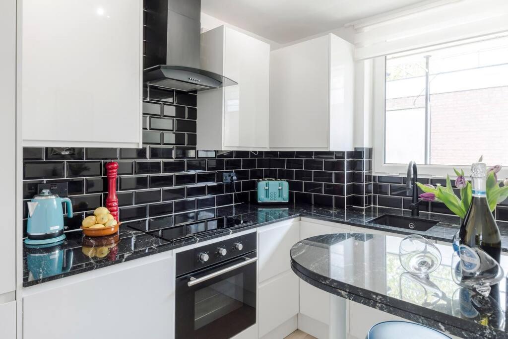 The Clarence, Central London Apartment W/ Wifi المظهر الخارجي الصورة